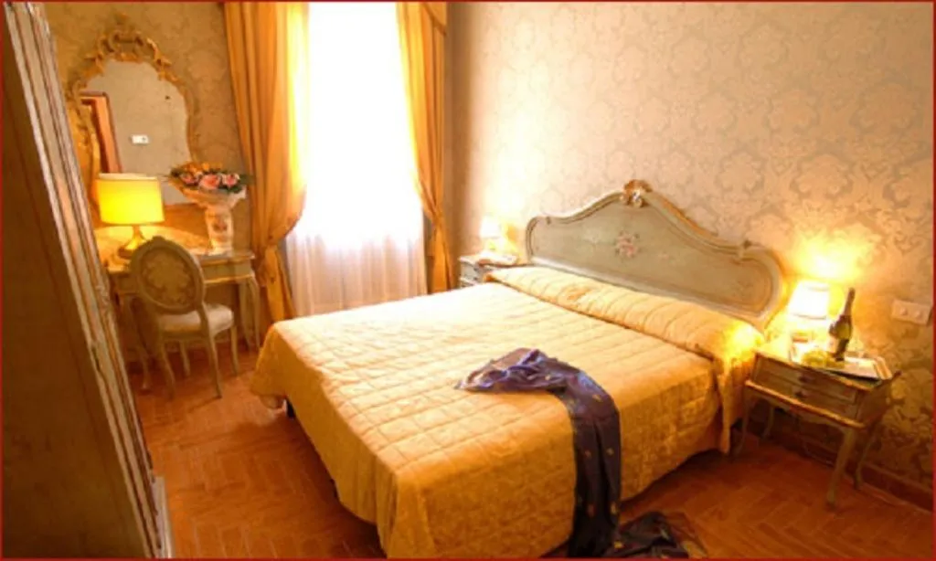 DOUBLE STANDARD Room, Hotel Canal, Venice