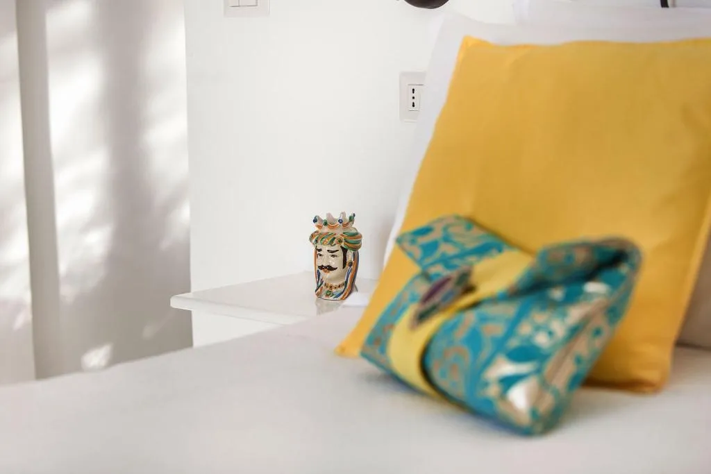 Room, Smeraldo, Naples