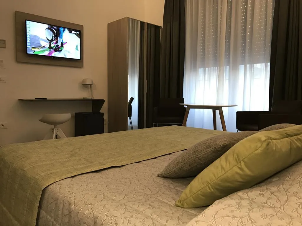 Room, Hotel Bernina Milano, Milan