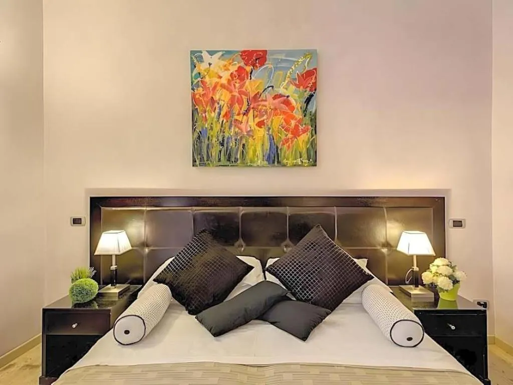 Room, Le Petit, Rome