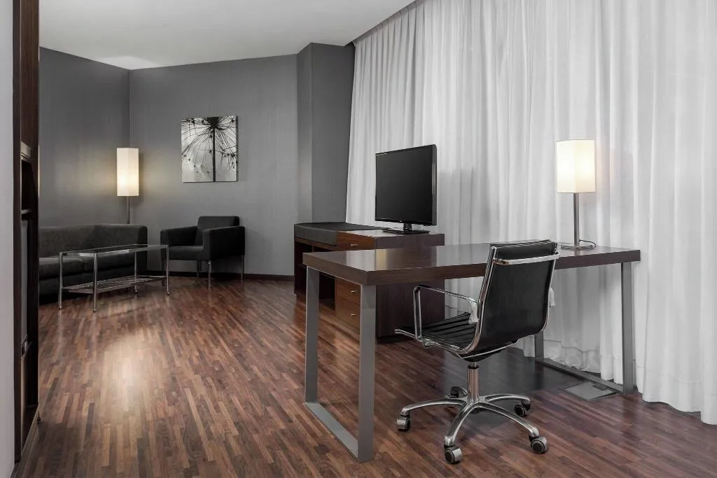 DOUBLE QUEEN SIZE BED Room, AC Madrid la Finca, Madrid