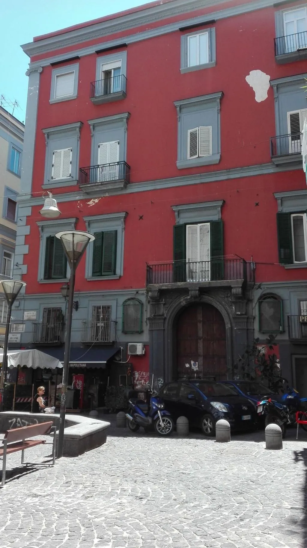 General view, Sotto Le Stelle Ai Decumani, Naples