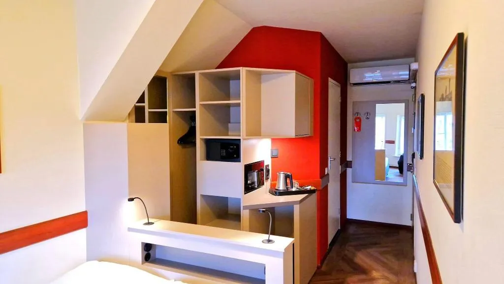 DOUBLE DELUXE Room, A-train, Amsterdam