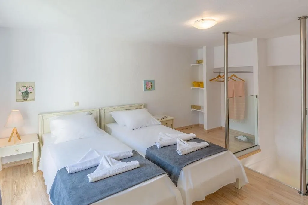 QUADRUPLE DUPLEX Room, Happiness Apartments, Crete