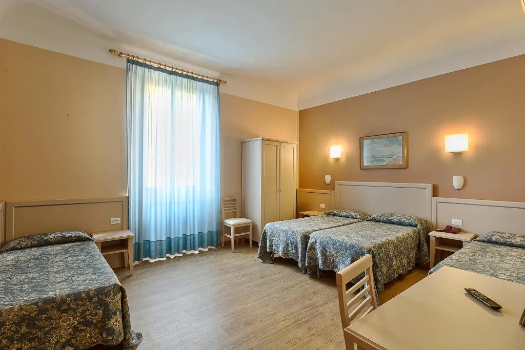 QUADRUPLE STANDARD Room, Eden, Florence