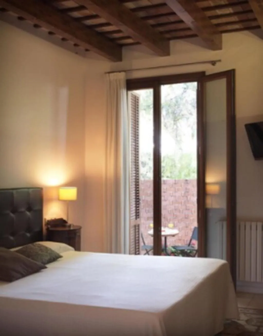 Room, Mont-Sant, Valencia