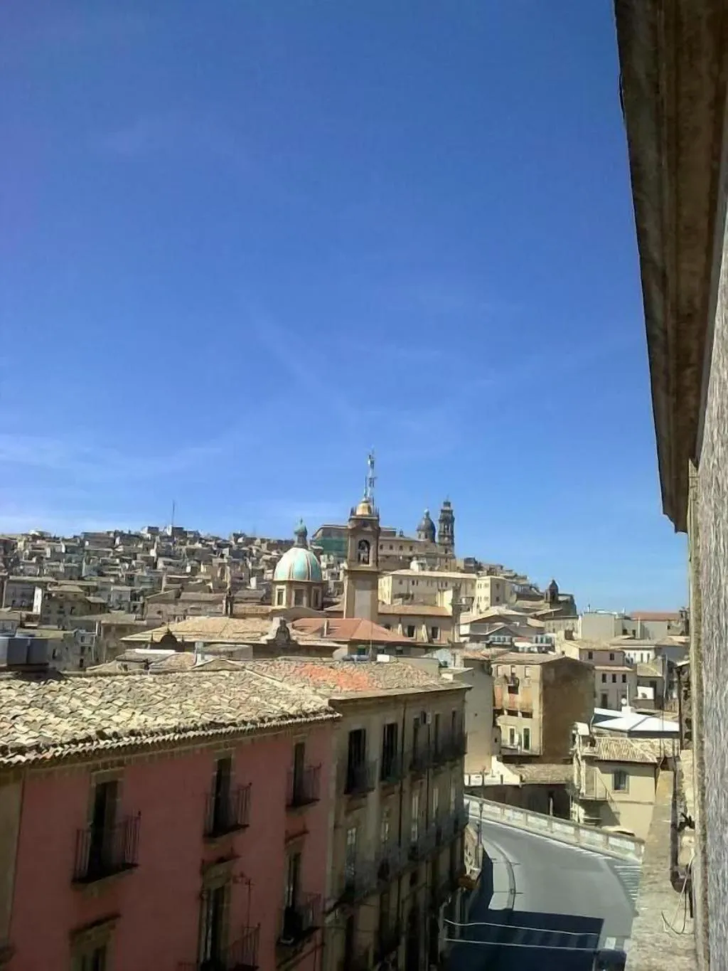 Room, Gualtiero Camere E Suite, Catania