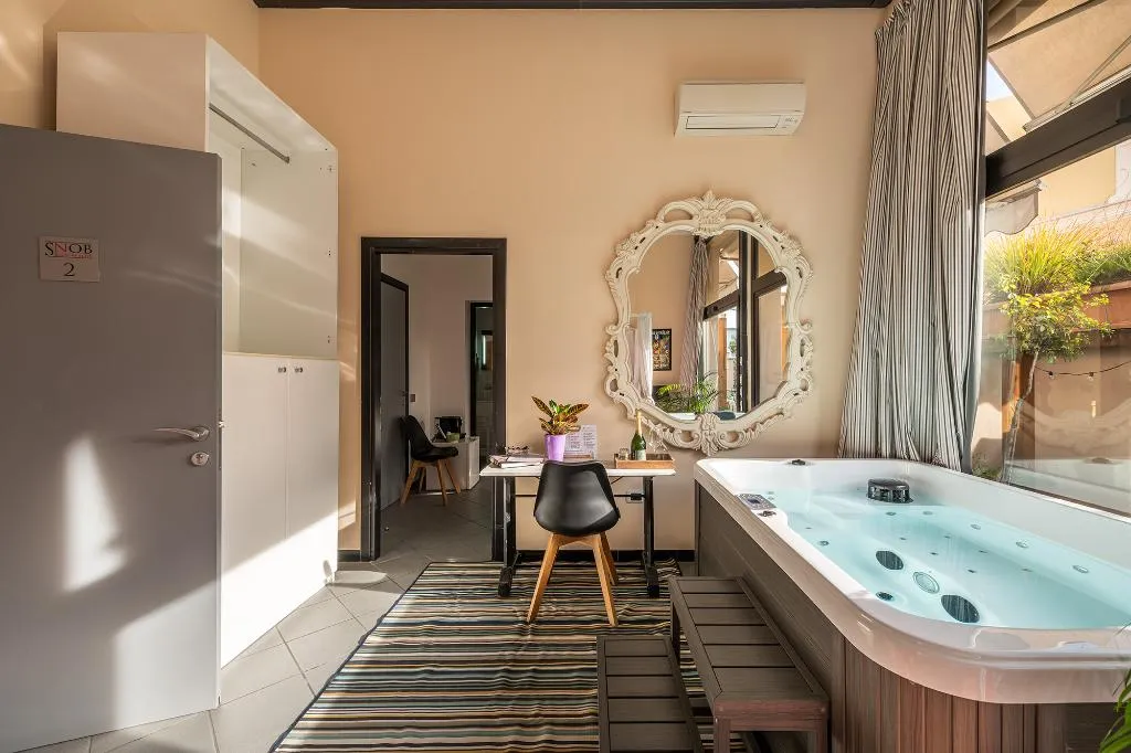 SUITE WITH PRIVATE POOL Room, Snob Luxury Suite, Cagliari