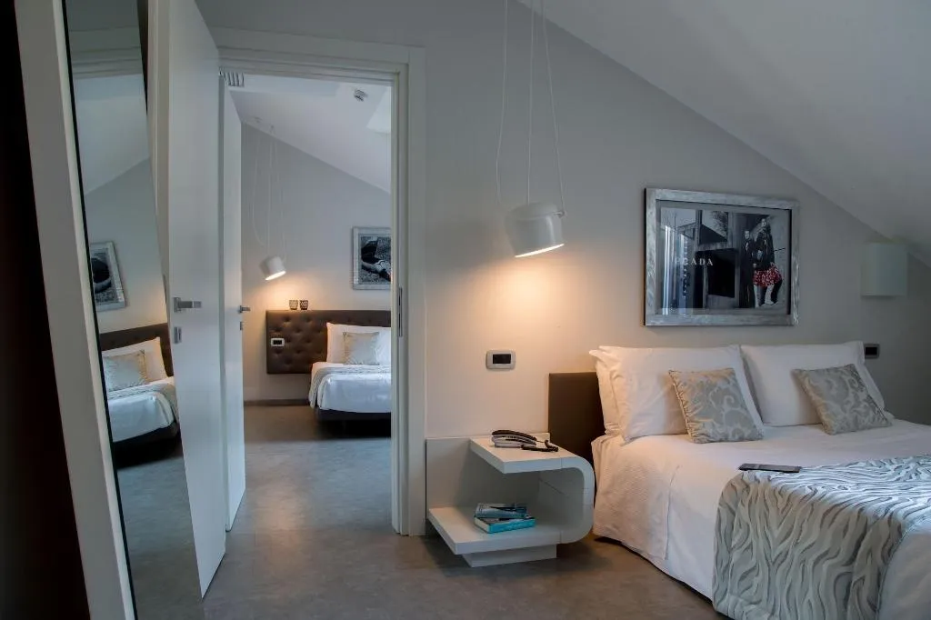 Room, Montenapoleone Suites, Milan