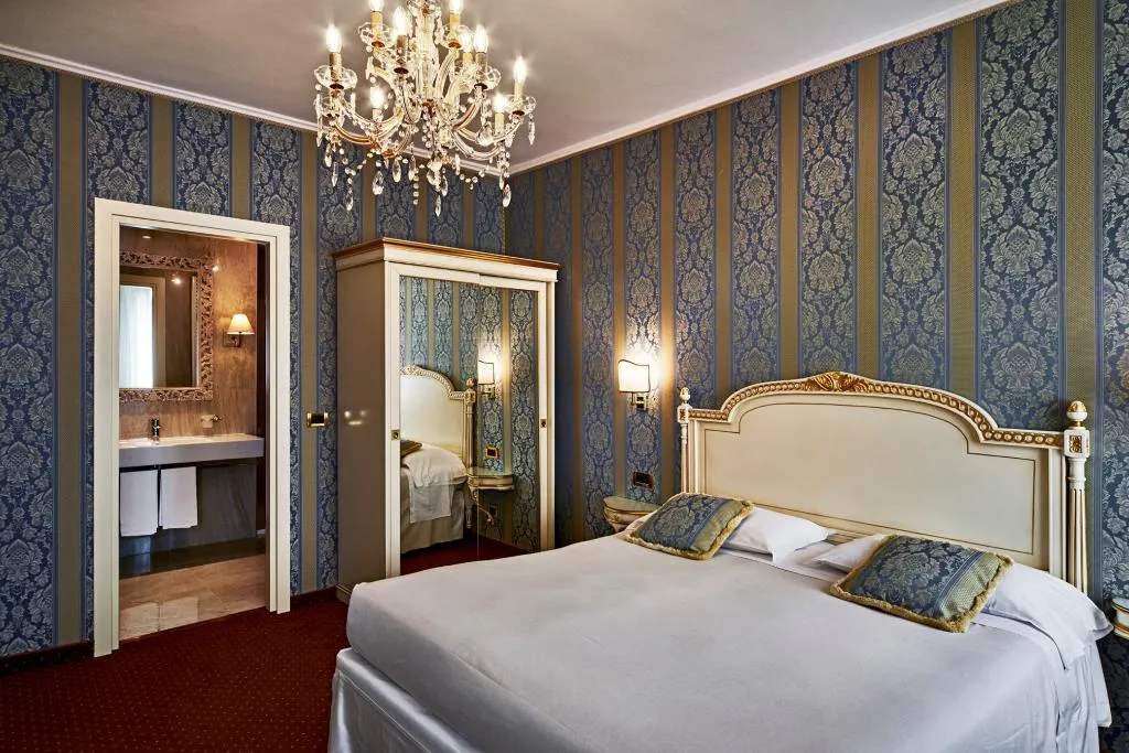 DOUBLE DELUXE CANAL VIEW Room, Gardena, Venice
