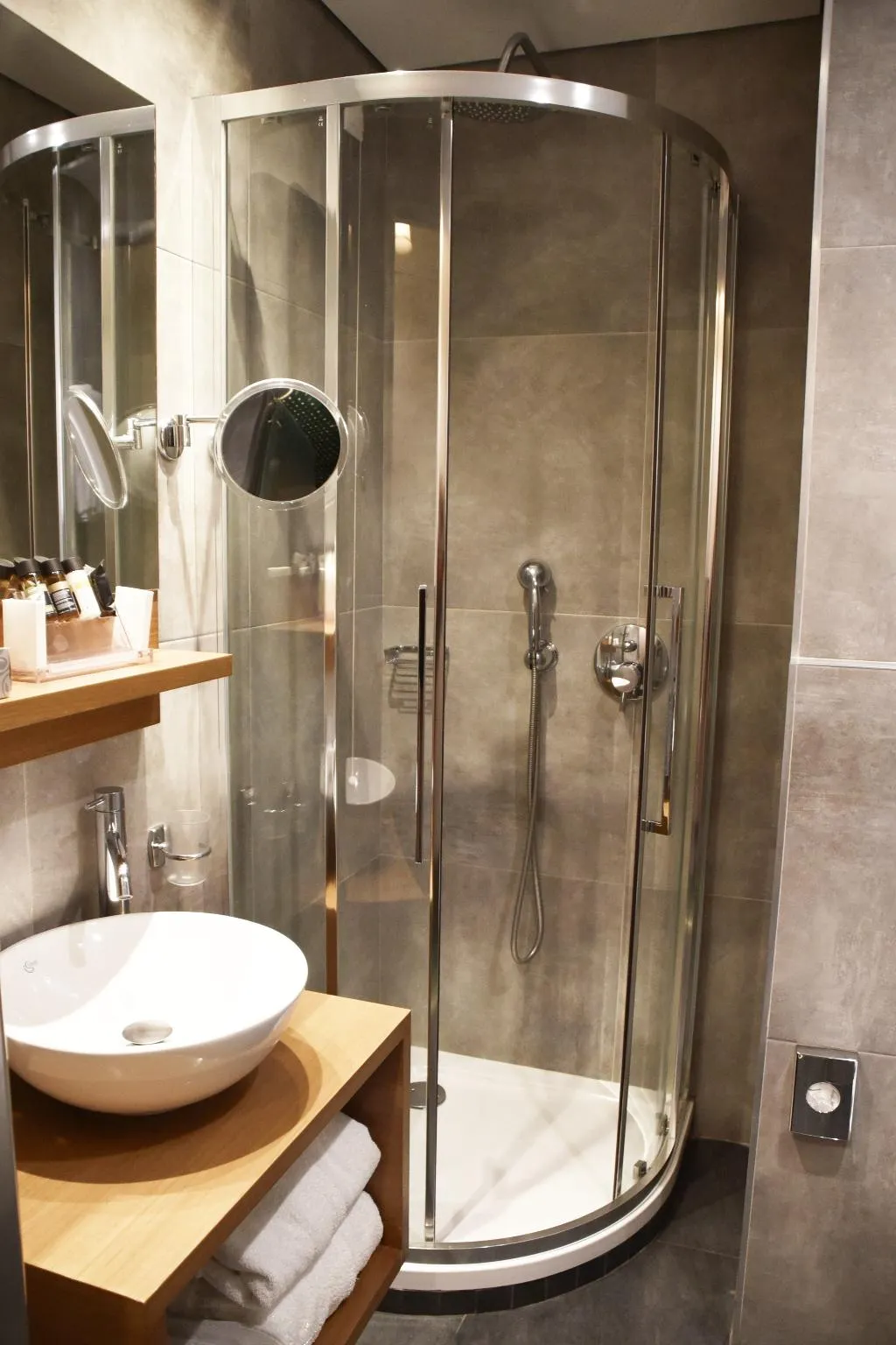 TRIPLE STANDARD Room, Adrian, Athens