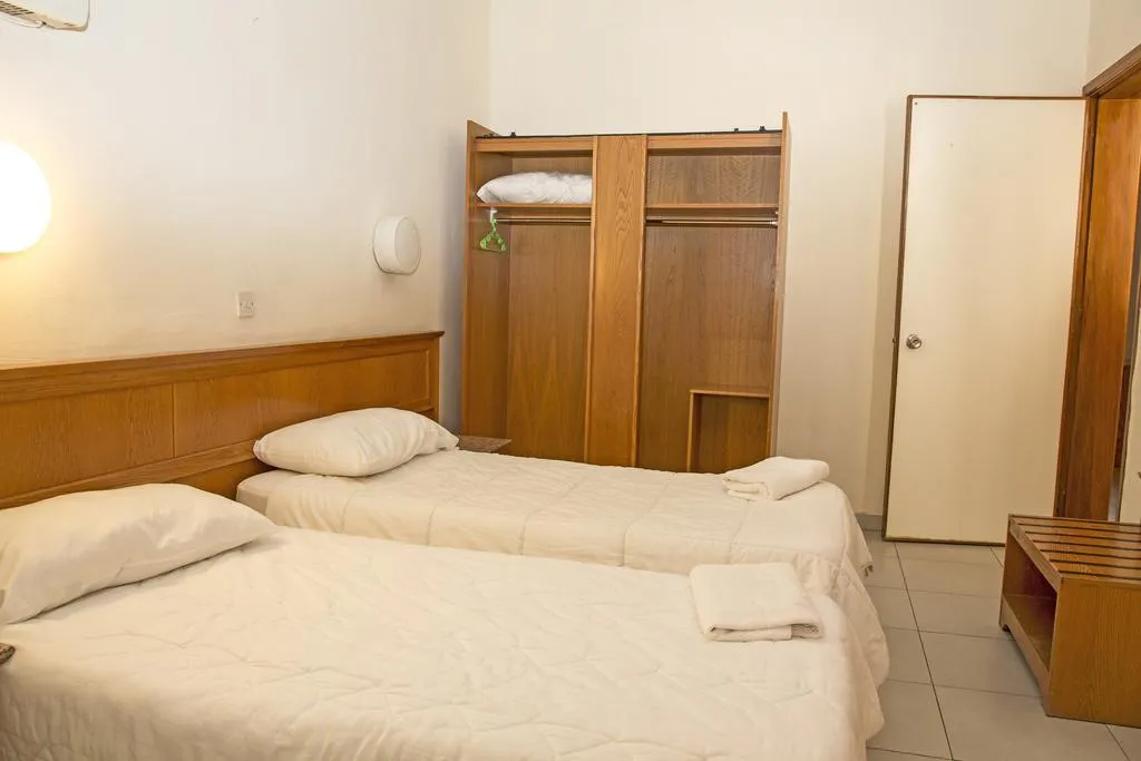 STUDIO CAPACITY 2 Room, Dragonara Apartments, Malta