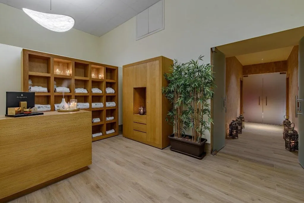 Sports and Entertainment, CoolRooms Palacio Villapanes 5 GL, Seville
