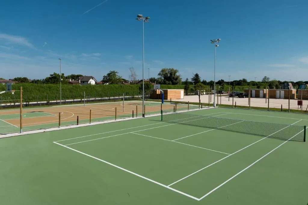 Sports and Entertainment, House Boat Resort Marina Resort Azzurra, Venice