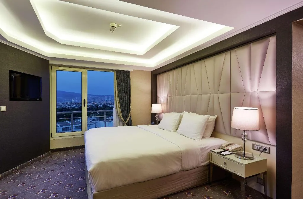 Room, DoubleTree By Hilton Izmir Alsancak, Izmir