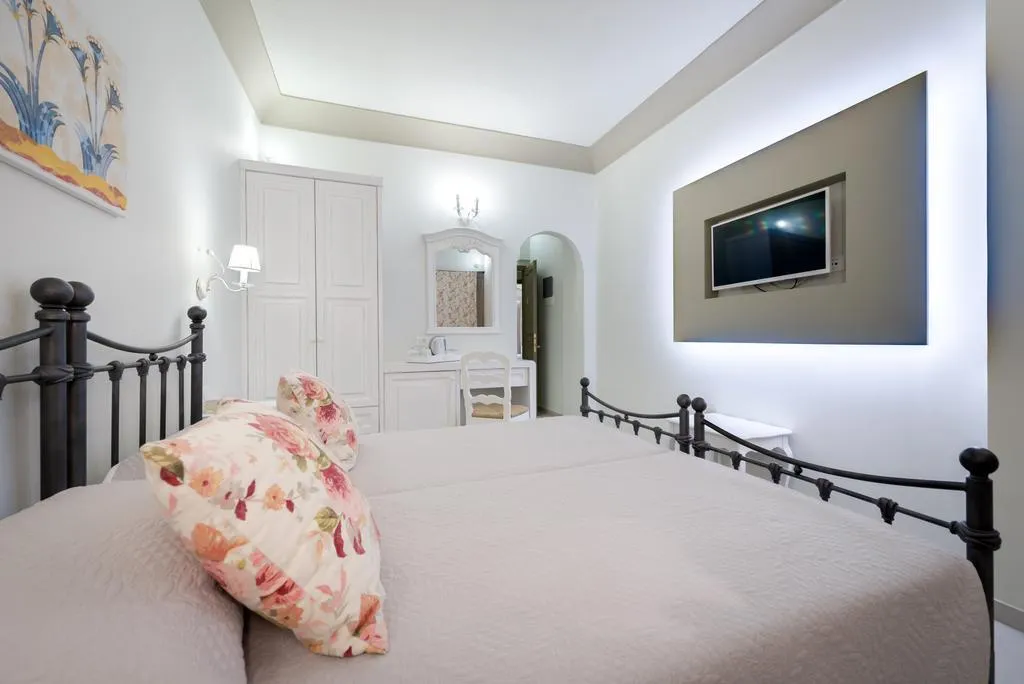 Room, Zephyros, Santorini