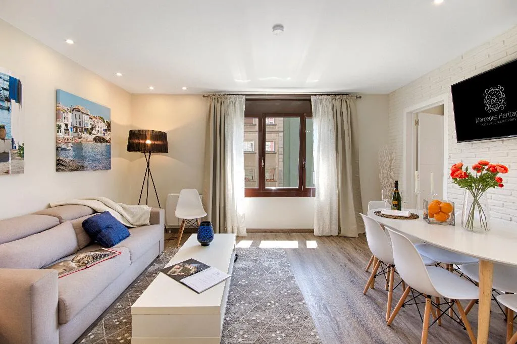 APARTMENT FOUR BEDROOMS Room, Mercedes Heritage Apartments, Barcelona