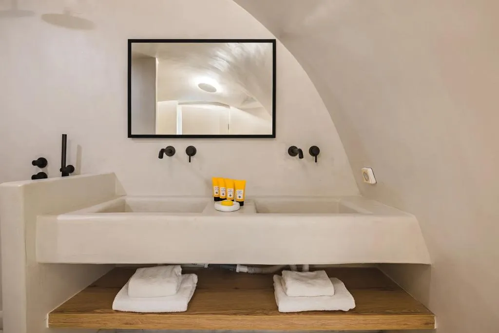 SUITE WITH VIEWS Room, Rocabella Santorini Hotel & Spa, Santorini