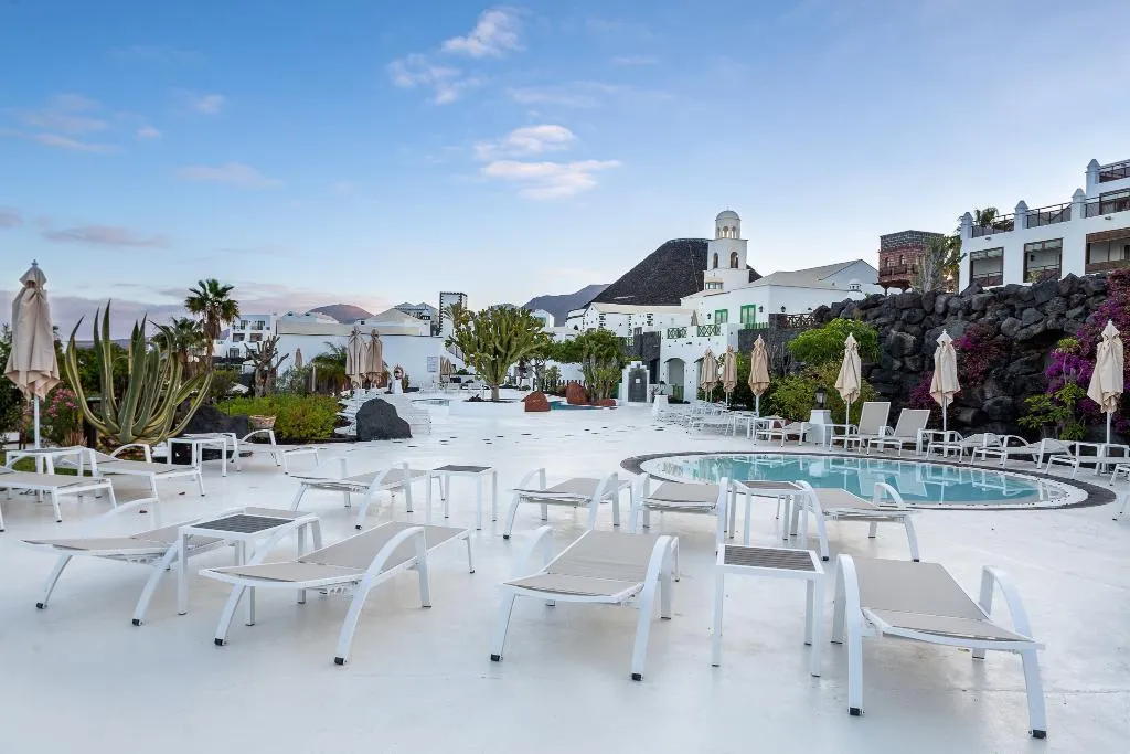 Pool, Hotel LIVVO Volcan Lanzarote, Lanzarote