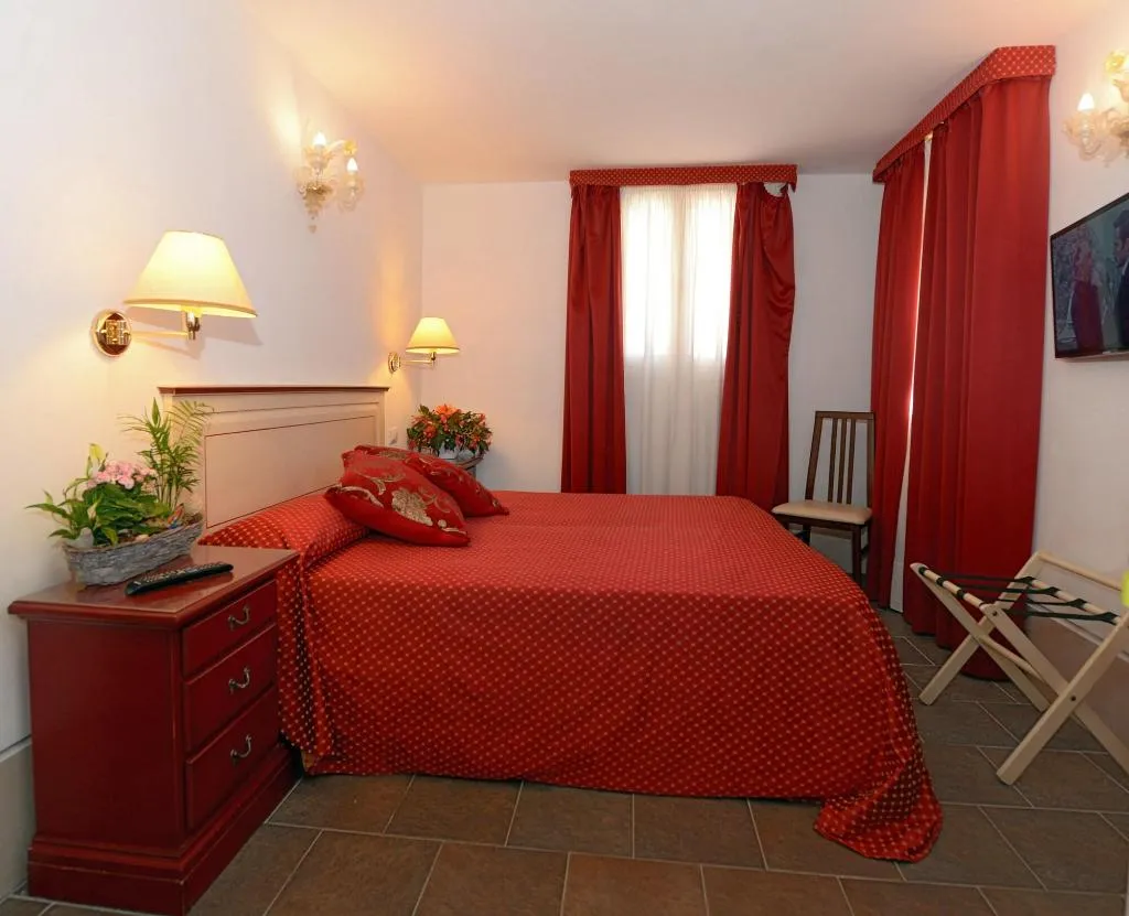 Room, Ca’ del Gallo, Venice