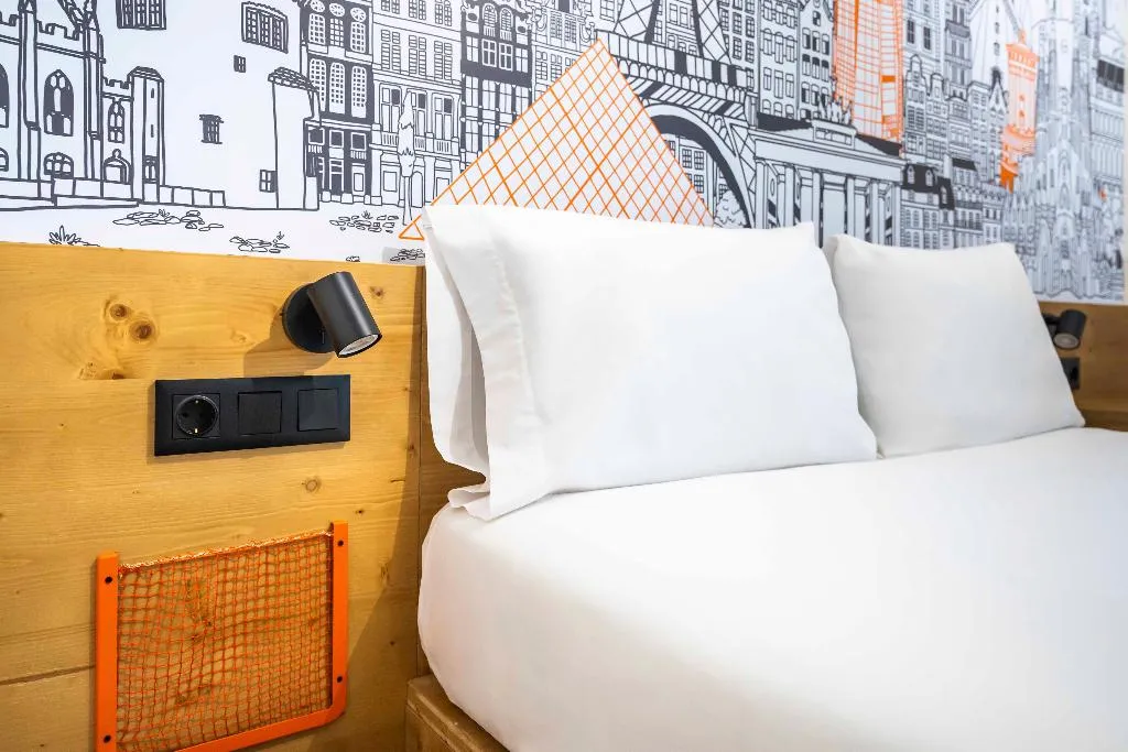 DOUBLE STANDARD Room, easyHotel Barcelona La Sagrera, Barcelona