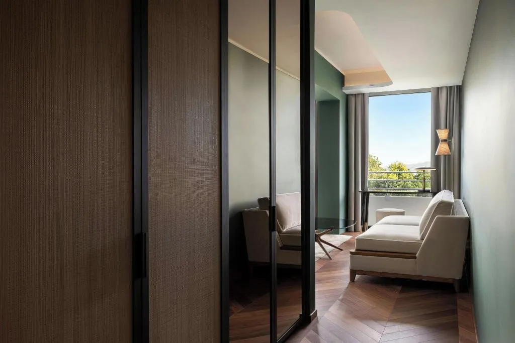JUNIOR SUITE KING BED ONE BEDROOM  Room, Sheraton Lake Como, Milan