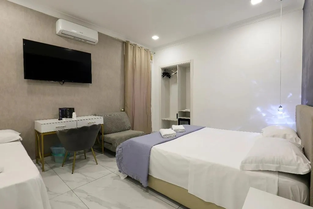 TRIPLE COMFORT Room, La Pace, Naples