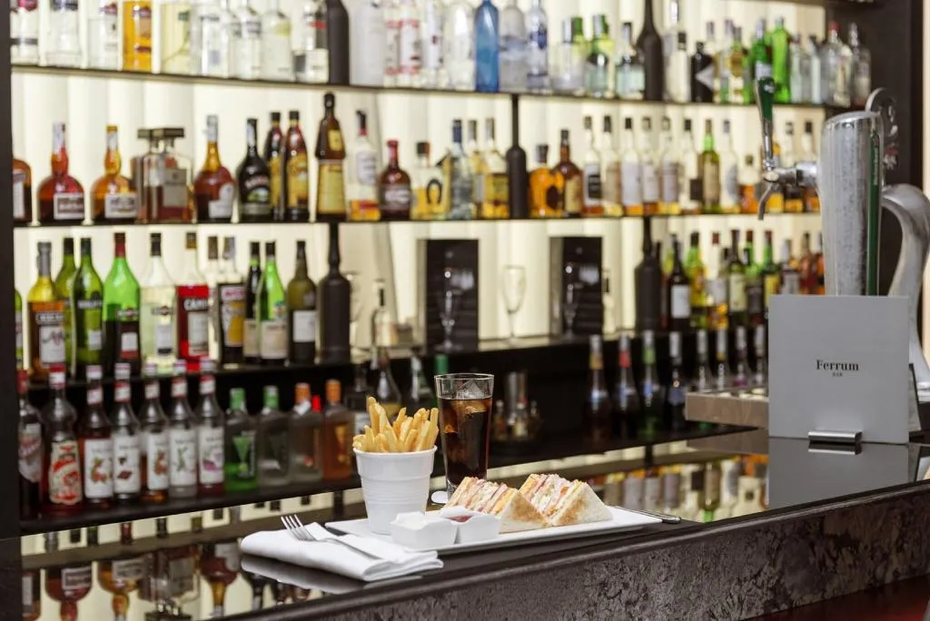 Bar, Hilton Madrid Airport, Madrid