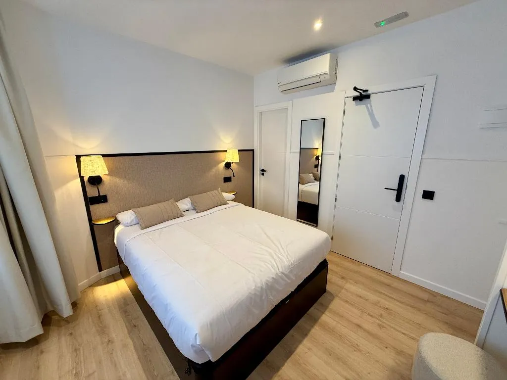 DOUBLE SUPERIOR CITY VIEW Room, Mucho Madrid, Madrid