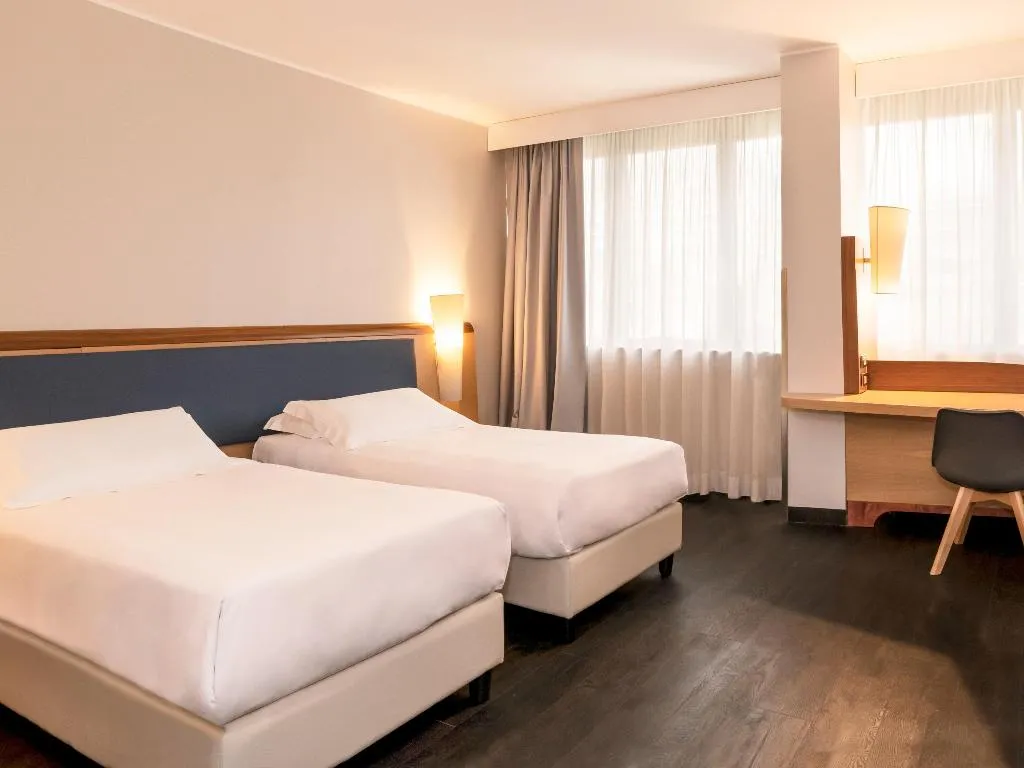 DOUBLE SUPERIOR WITH DOUBLE BED Room, Mercure Roma West, Rome