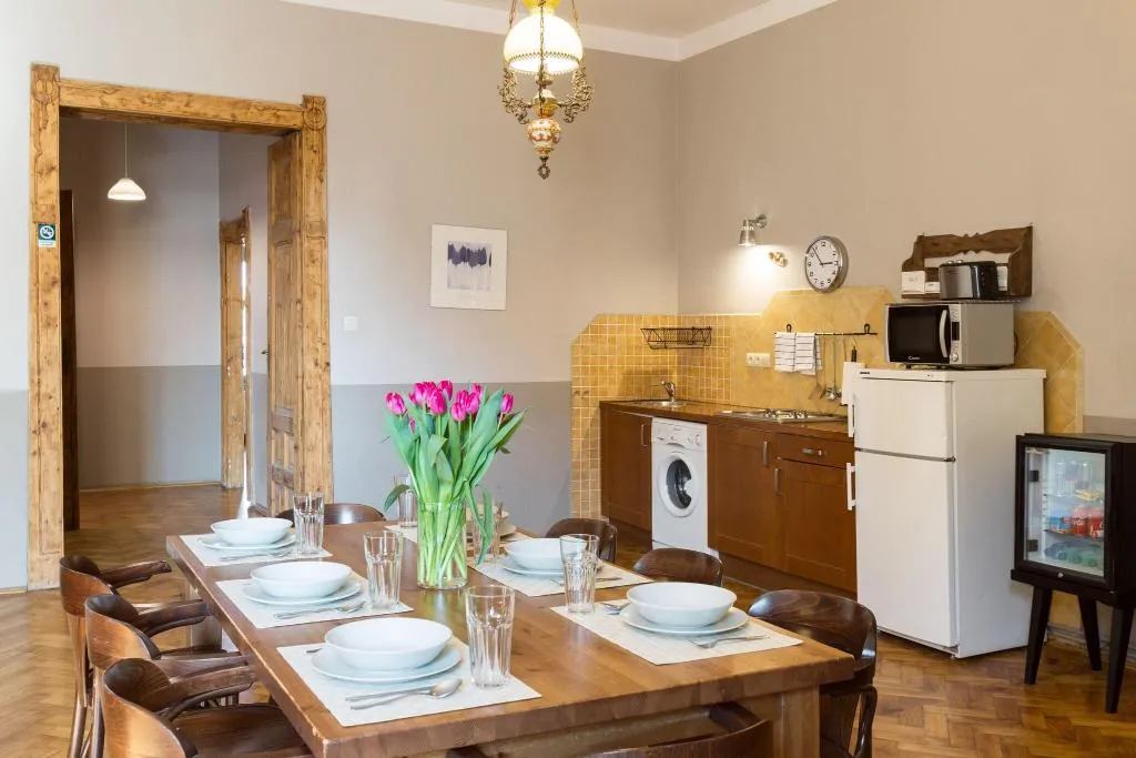 APARTMENT FOUR BEDROOMS Room, Antique Apartments Plac Szczepanski, Krakow