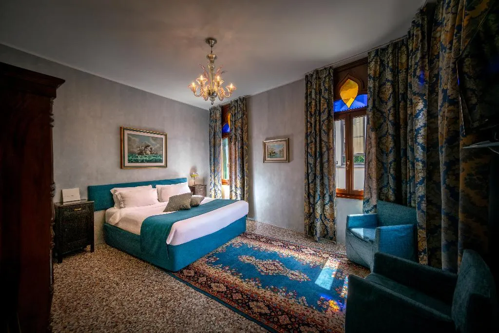 APARTMENT TWO BEDROOMS Room, Palazzo Sanluca, Venice