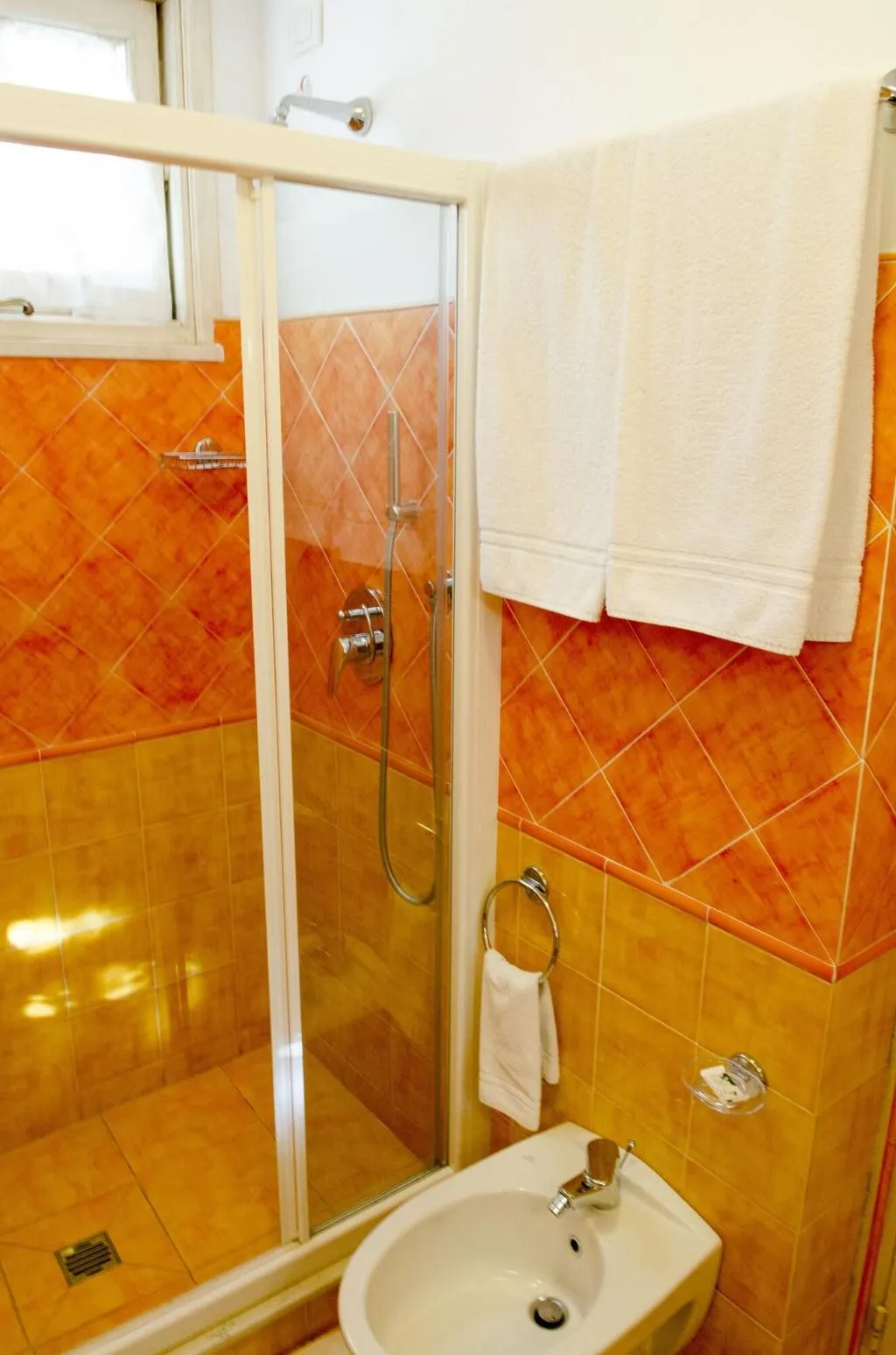 Room, Il Pertuso, Naples