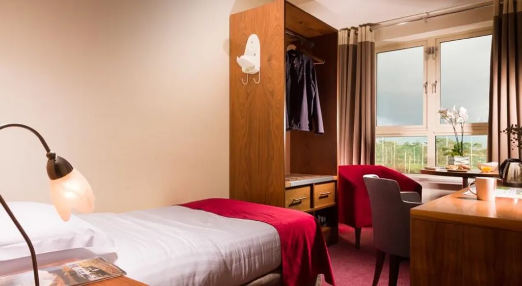 SINGLE STANDARD Room, Castleknock Hotel and Country Club, Dublin