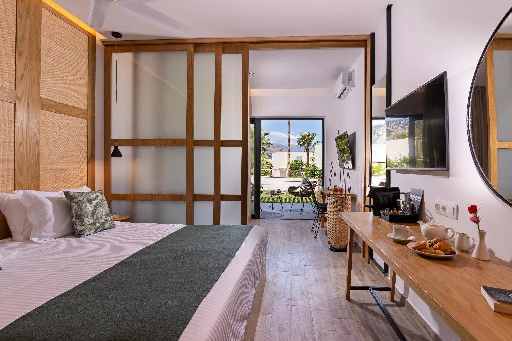 JUNIOR SUITE DELUXE Room, Georgioupolis Resort & Aqua Park, Crete