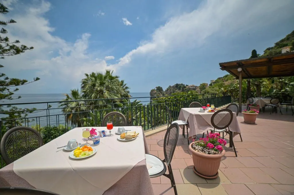 Terrace, Hotel Baia Delle Sirene, Taormina
