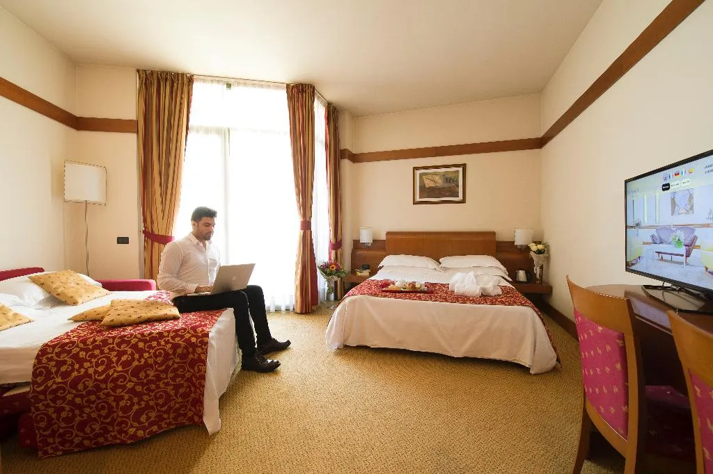 TRIPLE DELUXE Room, Milano Re Hotel, Milan