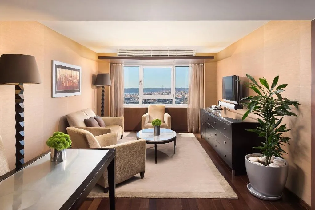 SUITE EXECUTIVE Room, Sheraton Lisboa Hotel & Spa, Lisbon