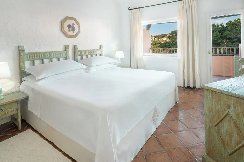 DOUBLE DELUXE POOL VIEW Room, Cervo, Olbia