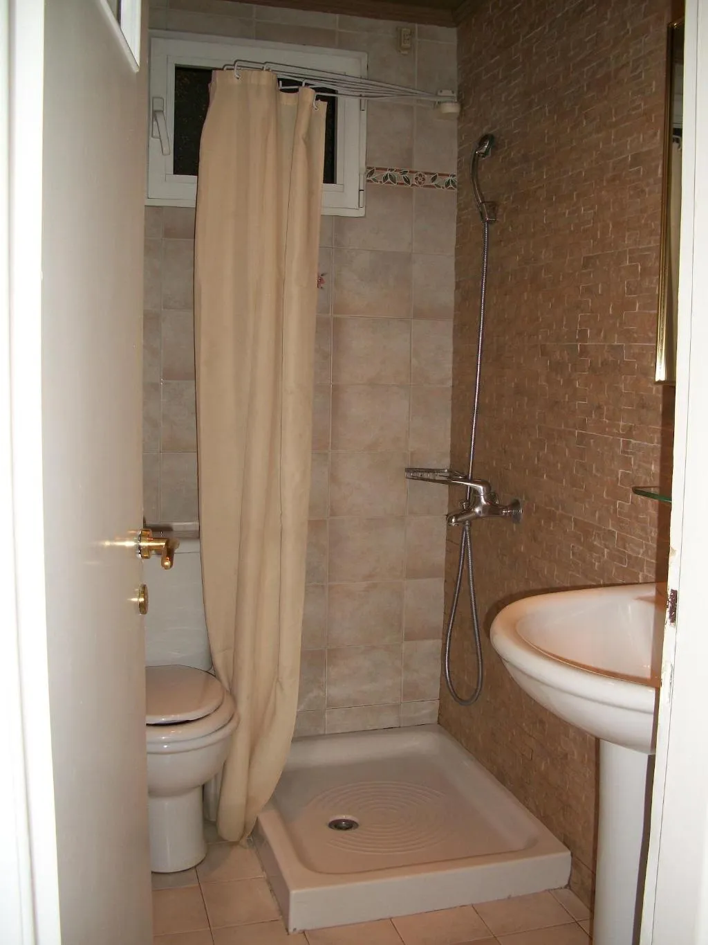Room, Minoa, Athens