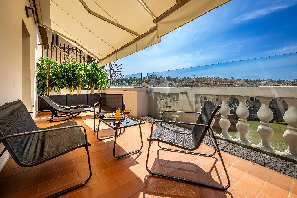 SUITE DELUXE WITH TERRACE Room, Palazzo Alfieri, Florence