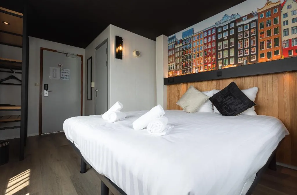 DOUBLE DELUXE WITH VIEWS Room, Botel, Amsterdam