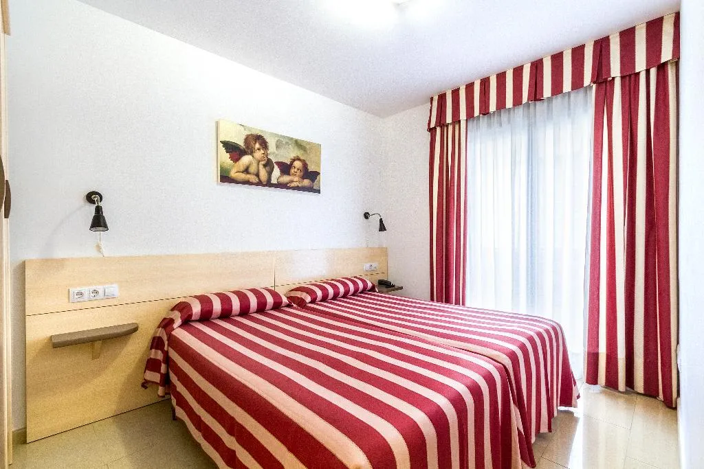 APARTMENT TWO BEDROOMS Room, Apartamentos Neptuno Calella, Costa Brava