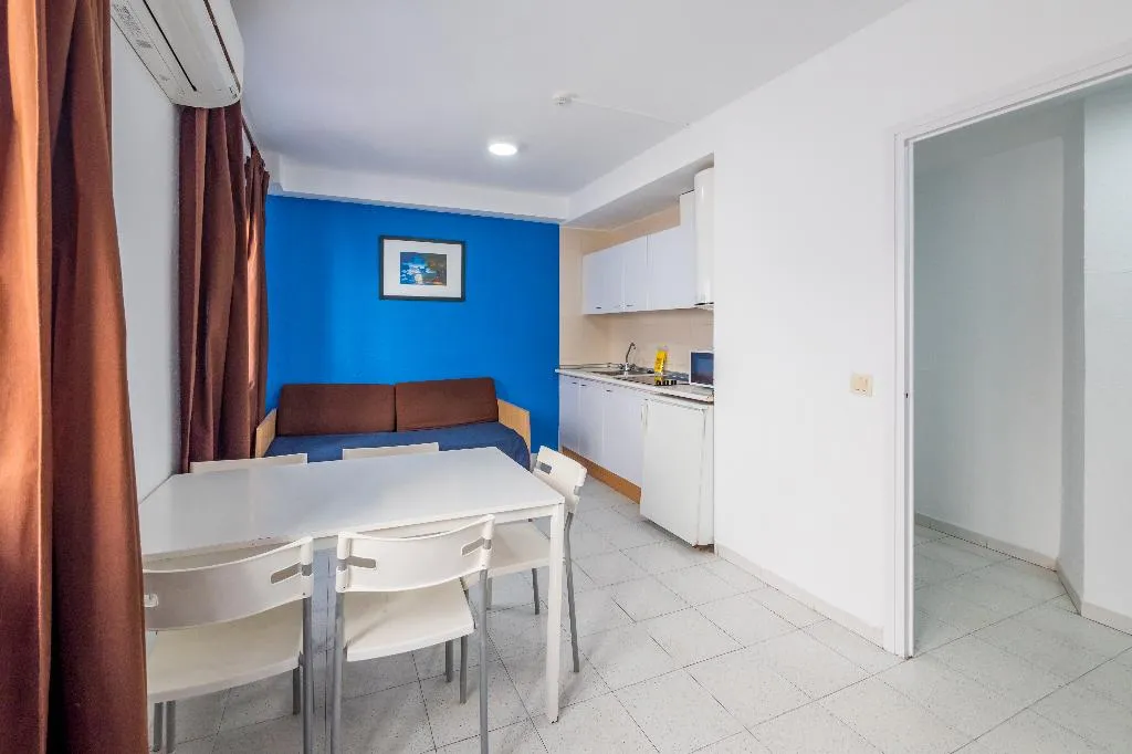APARTMENT CAPACITY 5 ONE BEDROOM Room, Apartaments AR Monjardi, Costa Brava