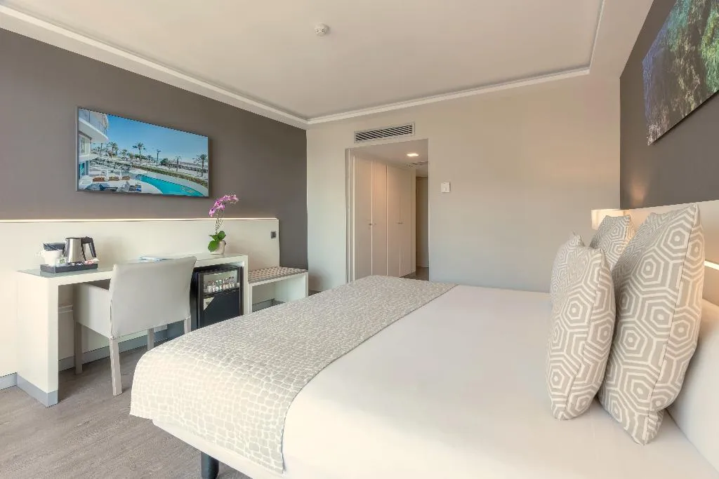 DOUBLE SINGLE USE SIDE SEA VIEW Room, Calipolis, Costa Brava