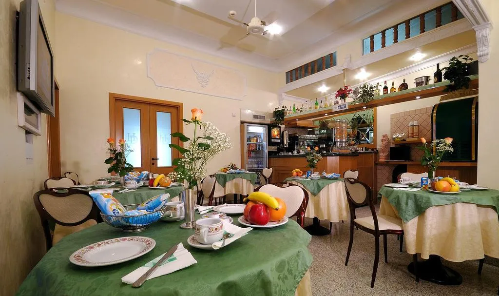 Bar, Dorica, Rome