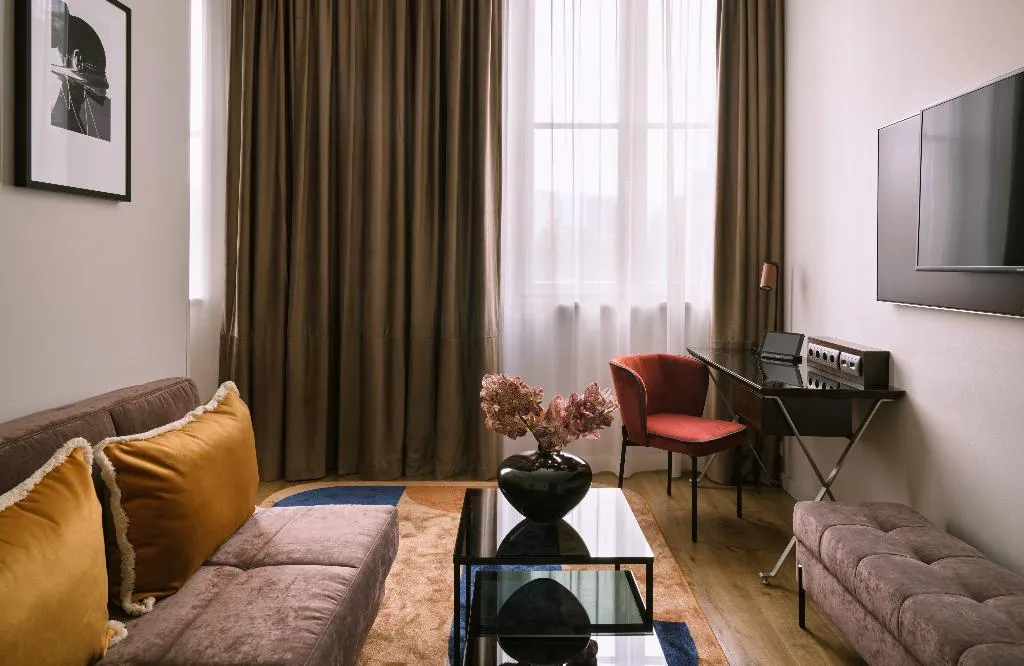 SUITE EXECUTIVE Room, The Posthouse Berlin – Leonardo Limited Edition, Berlin