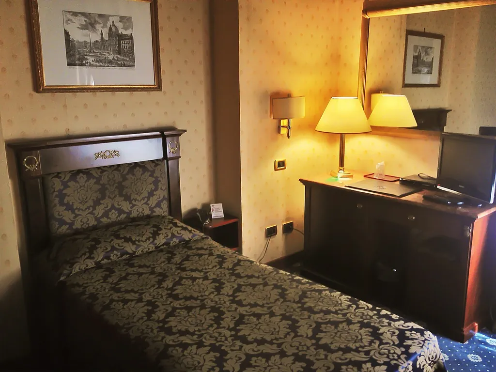 SINGLE STANDARD Room, Cilicia, Naples