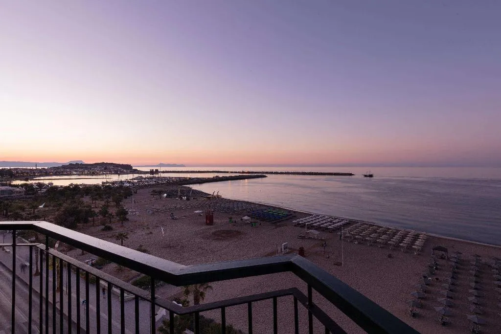Double or Twin DELUXE SEA FRONT Room, Aquila Porto Rethymno, Crete