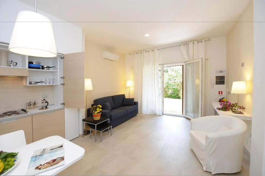 Room, Residence La Dolce Vita, Naples